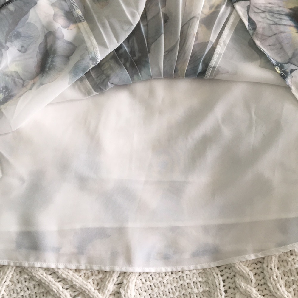 DKNY Jeans floral flared sleeveless top - Picture 6 of 8